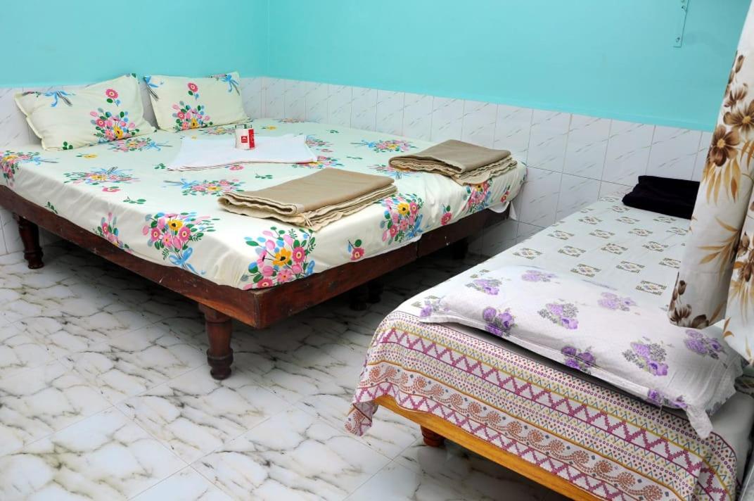 Ranjana Guesthouse Hampi Exteriör bild